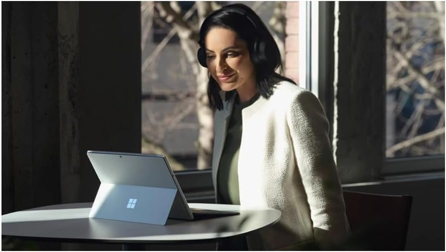 Microsoft Surface Pro 8-13" Touchscreen - Intel? Evo Platform Core? i7-16GB Memory - 256GB SSD - Device Only - Platinum (Latest Model) - Image 2